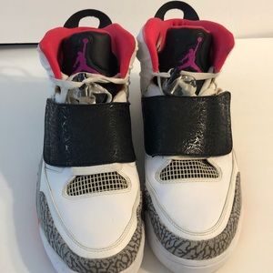 Nike Air Jordan Son of Mars “Hot Lava”